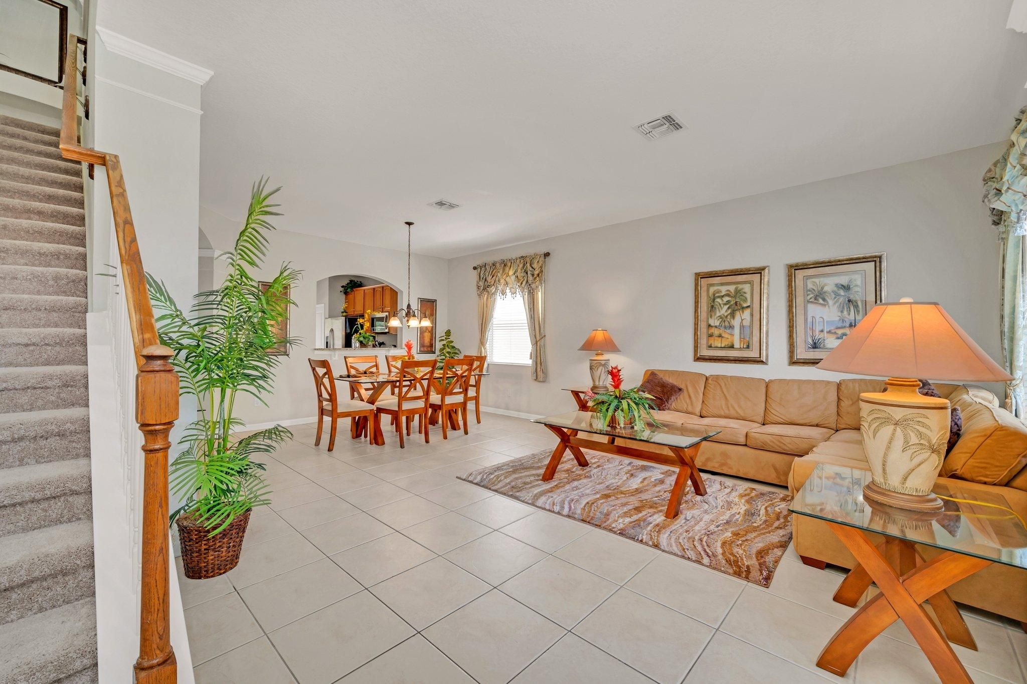 Holden Villa photo 2